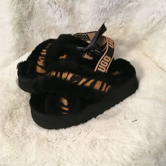 NEW Ugg Women’s Disco Cross Slide Tiger Print Sandals Size 6 - Picture 7 of 14